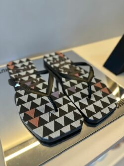 Schutz Chinelo Triangle Quadrado