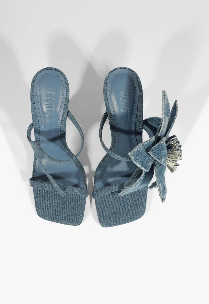 Schutz Sandália Mule Natalia Denim Jeans Azul