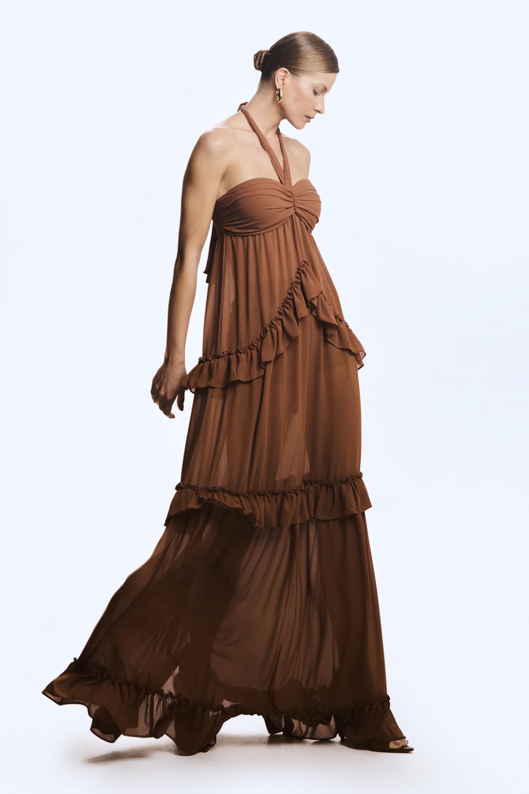 Zen VESTIDO LONGO COM BABADOS AMARRACAO PESCOCO MARROM CANELA